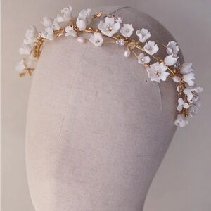 Elegant White Floral Headband